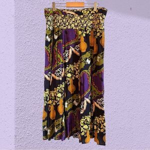 Vintage crinkle fabric midi skirt bold print